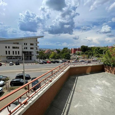 Propriete Ten - Close To University, Hospital And Downtown Iasi Exterior foto