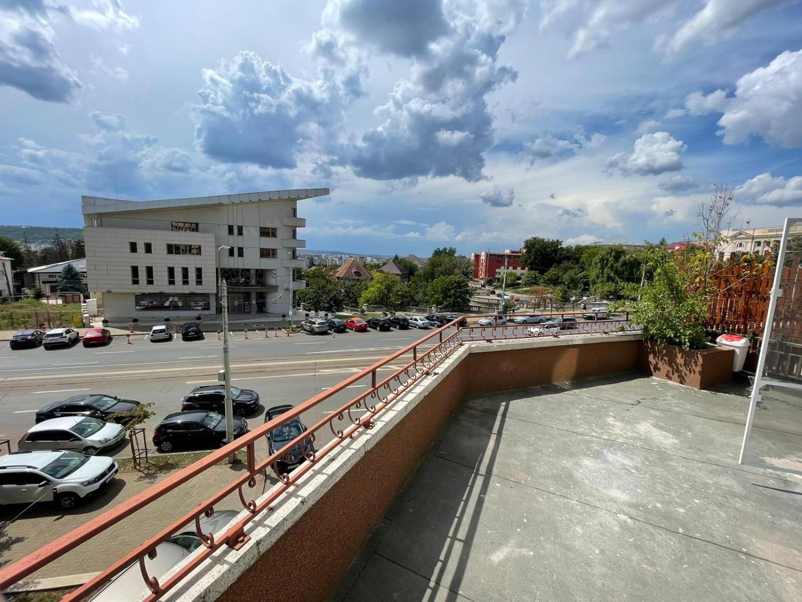 Propriete Ten - Close To University, Hospital And Downtown Iasi Exterior foto
